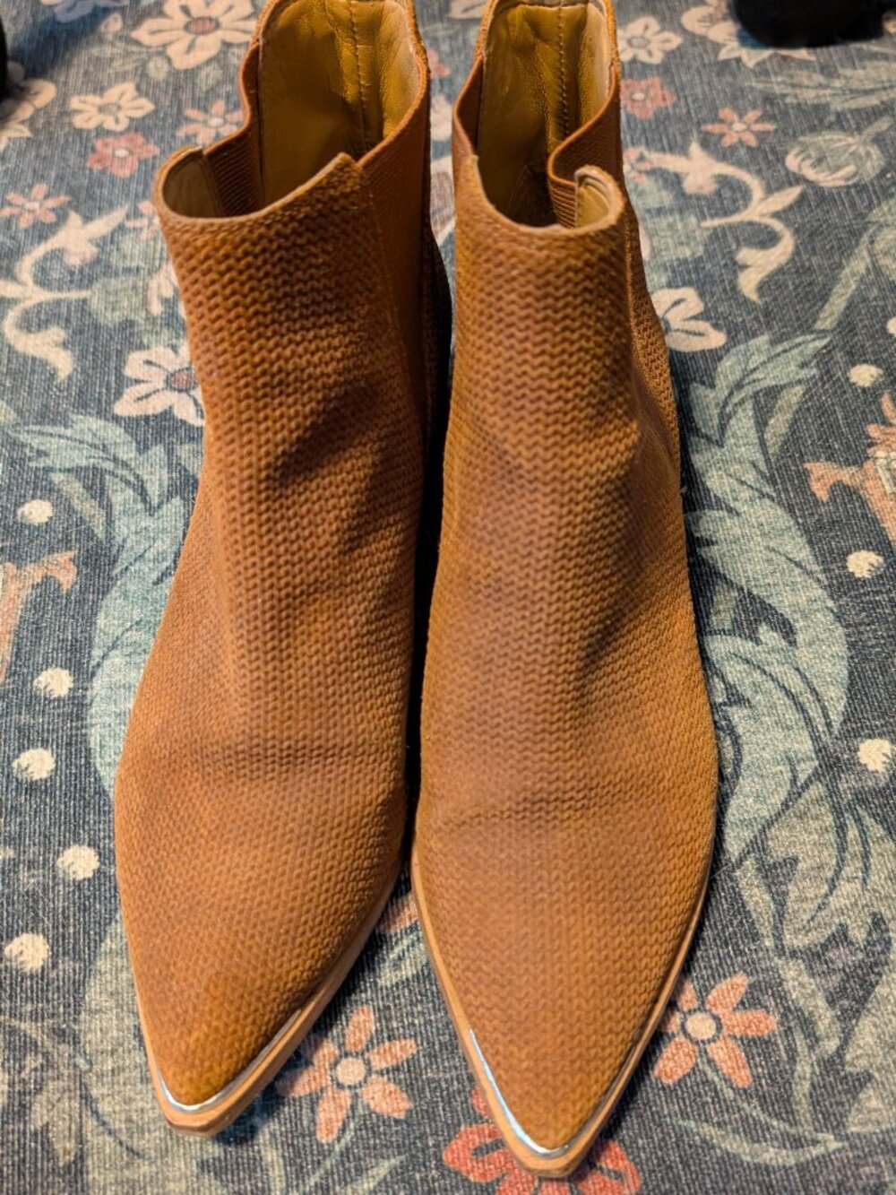 Marc Fisher Yale Pointy Toe Chelsea - Tan Cognac Textured 6.5